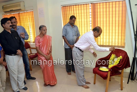 Pa Go Award for rural reporting presented to Balakrishna Shibarla 1